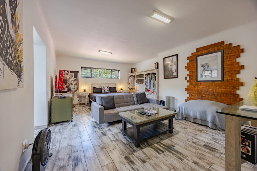 6 Bedroom Property for Sale in Flamingo Vlei Western Cape